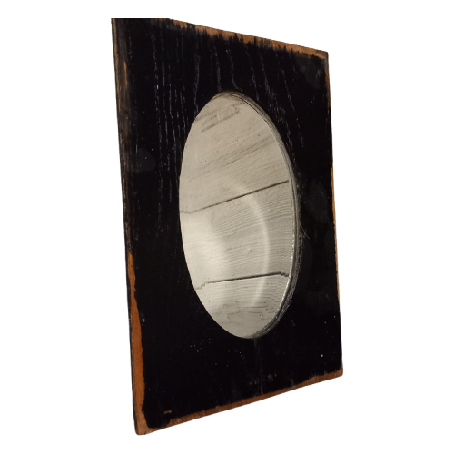 Eenvoudige Antieke Spiegel Met Facetrand In Houten Framewerk. image 1