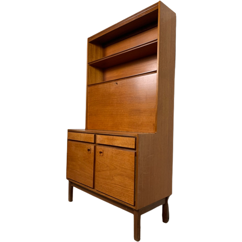 Bekijk Vintage Teak Houten Kast Geproduceerd Door Vanson In Engeland In De 60S op Reliving 🤩