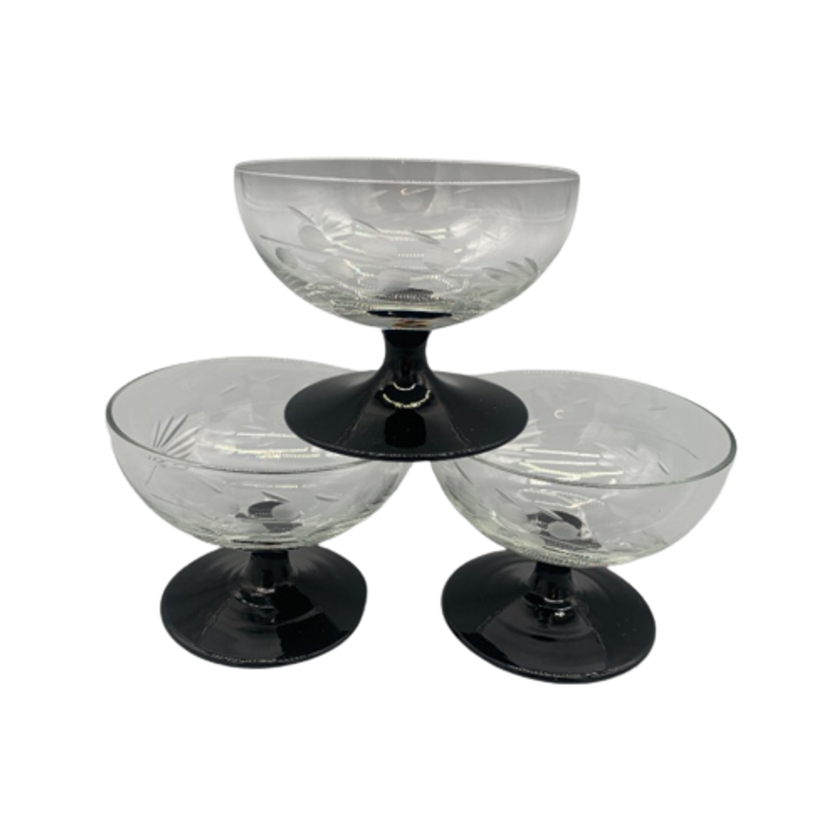 Set Vintage Gegraveerde Coupe Glaasjes Zwarte Voet 3 Stuks image 1