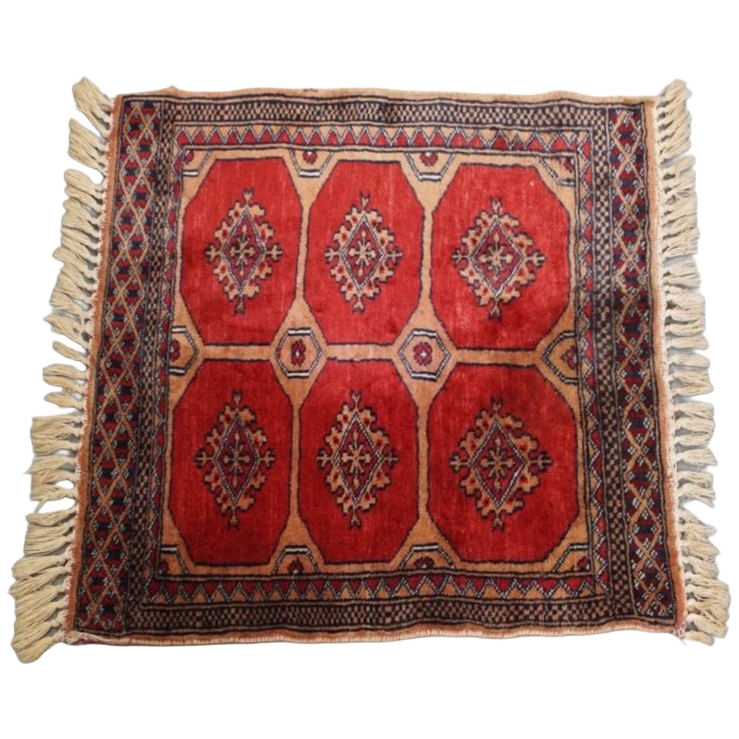 Handgeknoopt, Vierkant Oosters Sierkleedje Met Mooie Rode Kleuren 63x61cm image 1