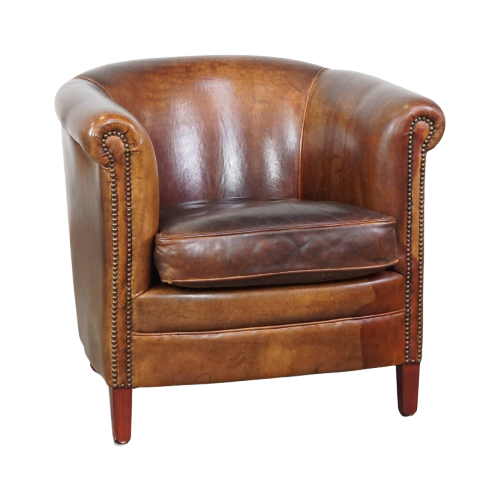 Tijdloze En Stoere Cognac-Kleurige Schapenleren Clubfauteuil Met Een Correcte Afwerking image 1