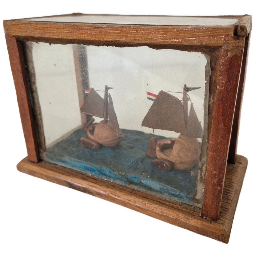 Antieke Vitrine Volkskunst Art Walnoot Bootje Vitrinekast image 1