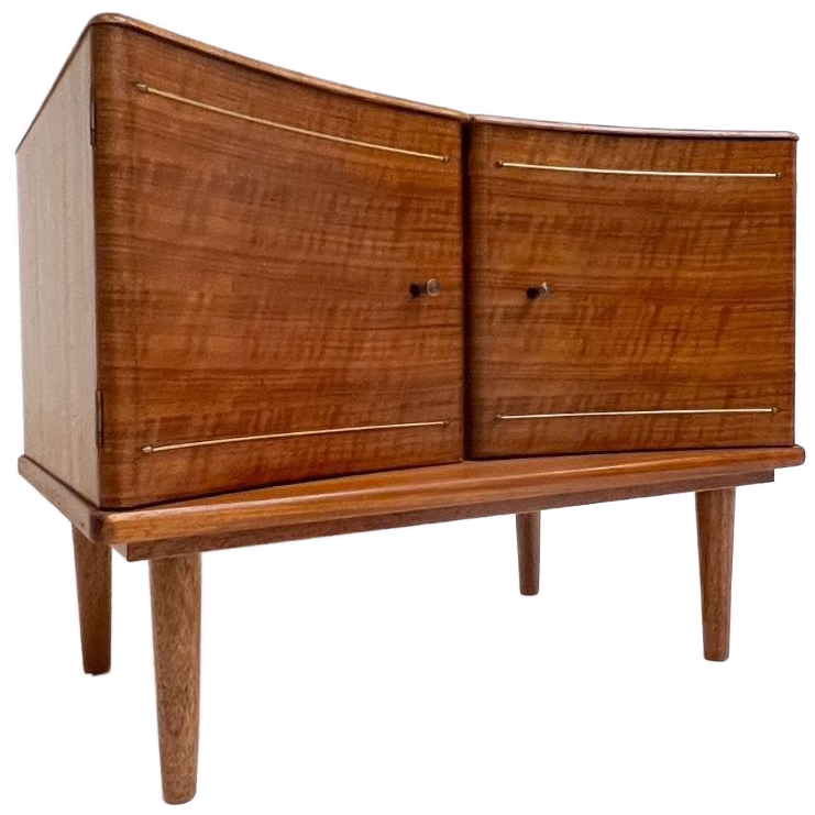 Engels Houten Kastje Met Messing Versiering, 1960'S image 1
