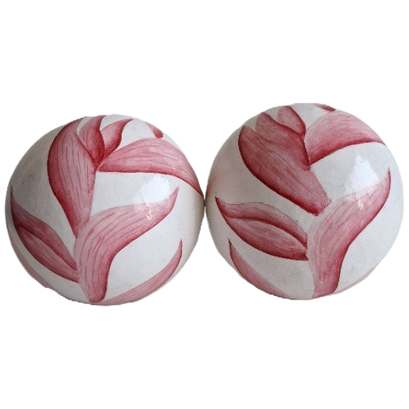 Twee Ronde Ballen Van Gips Ø 10 Cm Met Bladmotief image 1