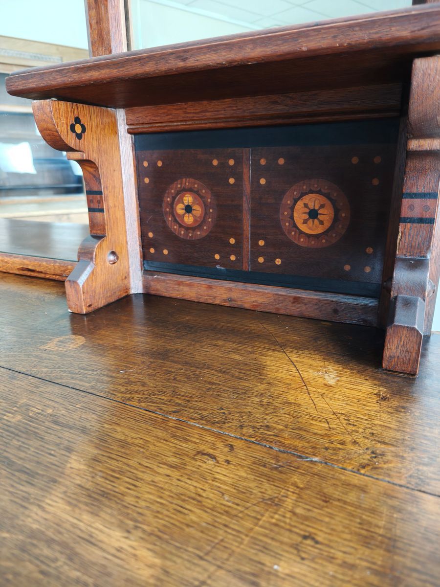 Zeldzaam 19e-eeuws Engels Arts & Crafts Eikenhouten Dressoir Van Pratt & Prince – Inlegwerk Met Zonnebloemmotie image 11