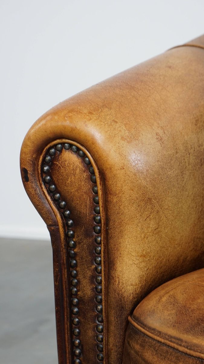 Unieke En Tijdloze Schapenleren Clubfauteuil Met Een Geweldig Patina image 9