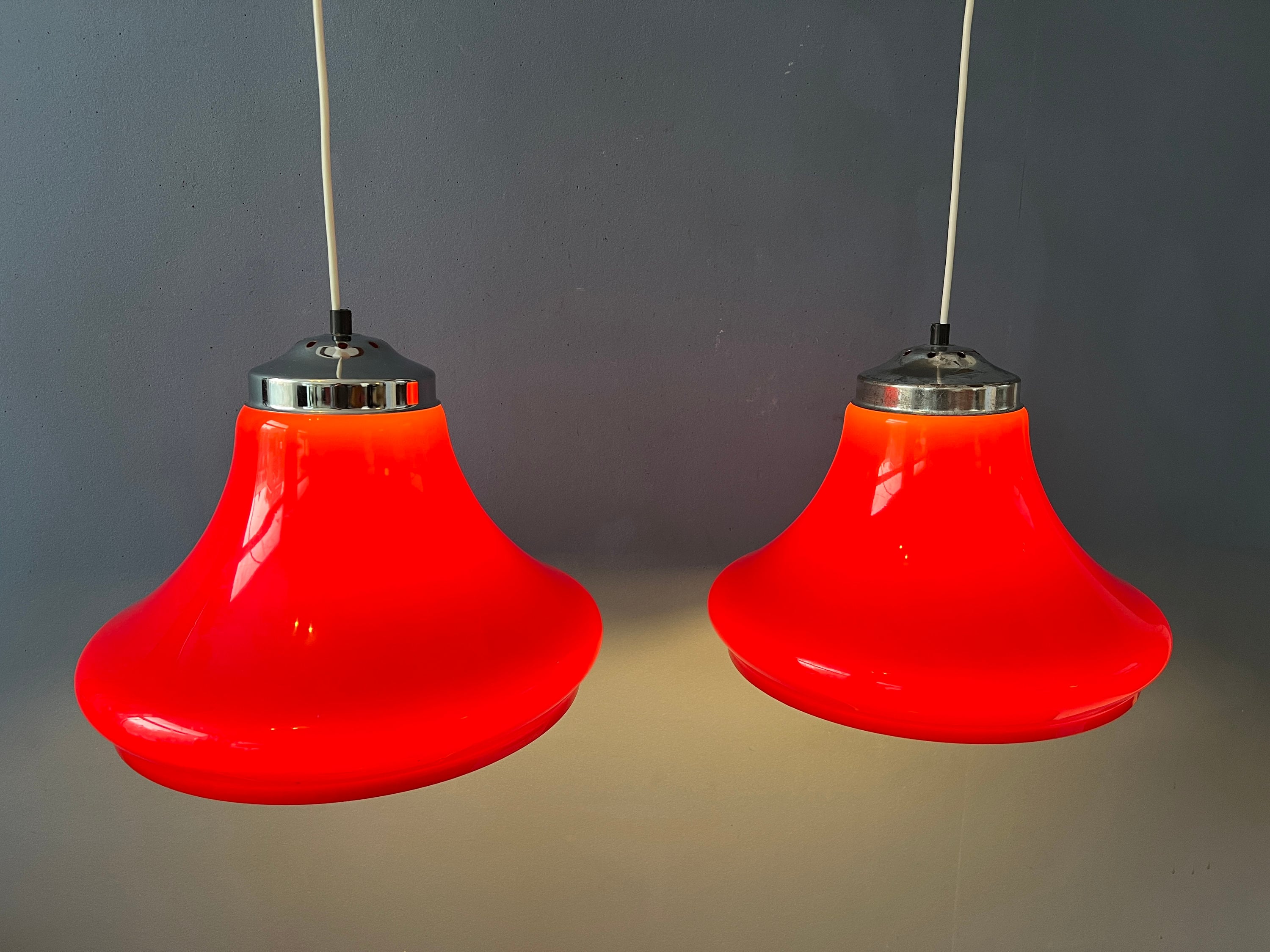 Rode Space Age Hanglamp Van Plexiglas Met Chroom Kapje image 4