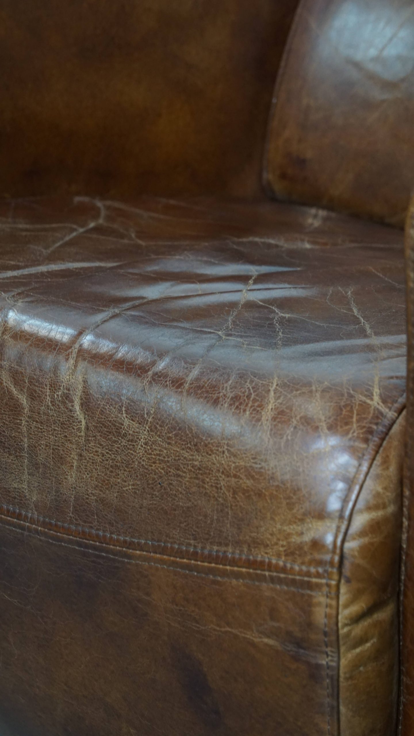 Karaktervolle En Unieke Bruine Aviator Design Fauteuil Gemaakt Van Rundleer image 14