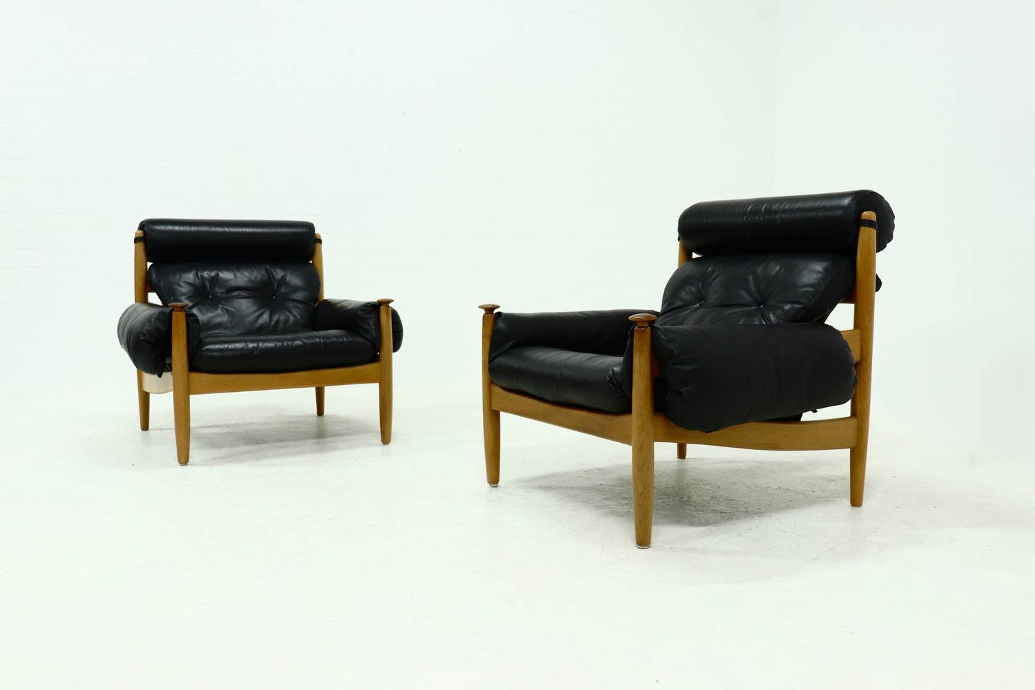 Pair Of Scandinavian Lounge Chairs By Eric Merthen For Ire Möbler 1960s image 15