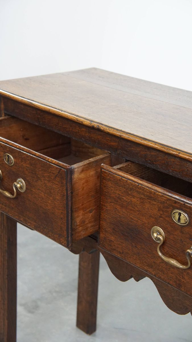 Klassieke En Charmante Antieke Engelse Eikenhouten Side Table/ Gangmeubel Uit 19e Eeuw image 5