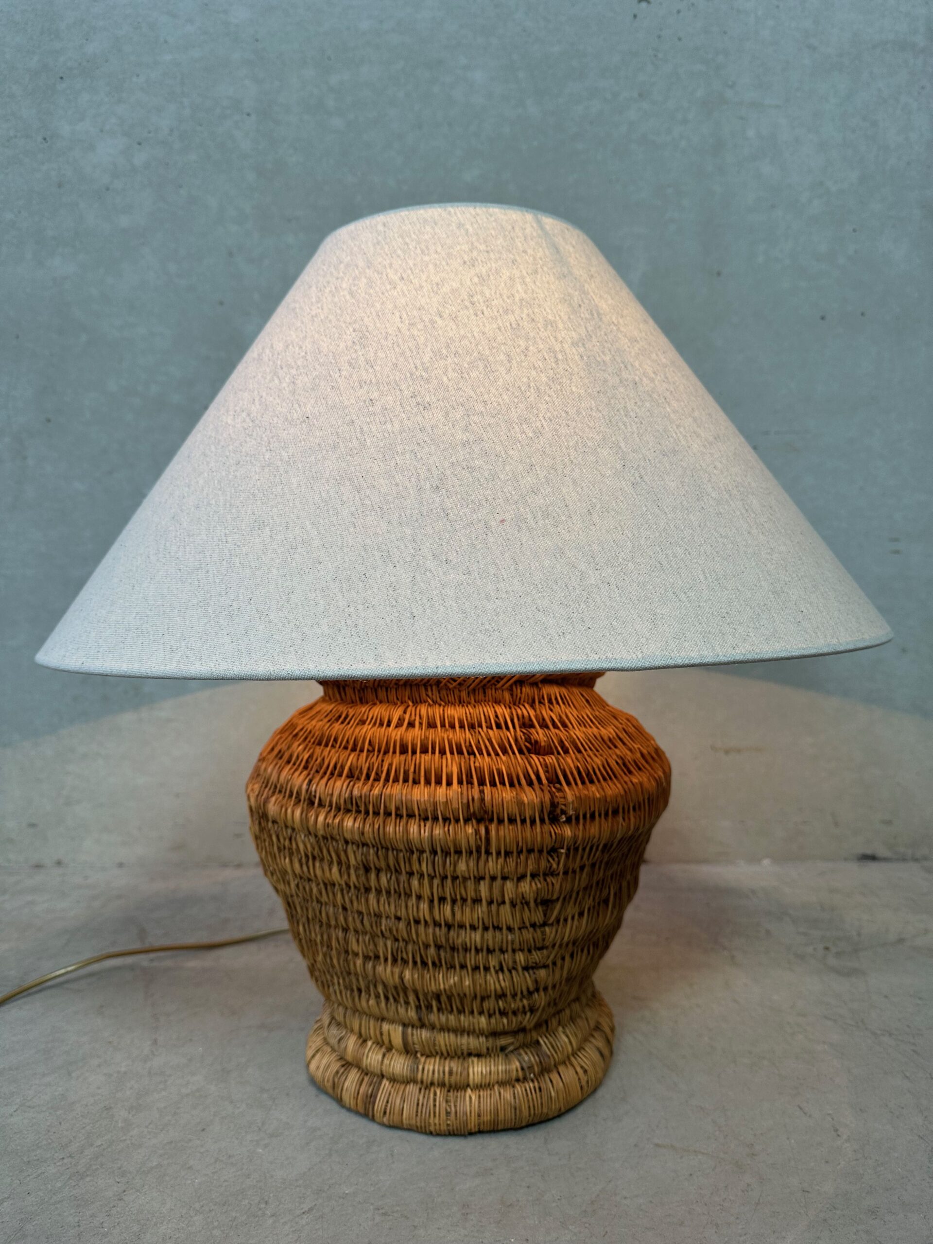 Vintage Tafellamp – Oude Rotan Kruik image 7
