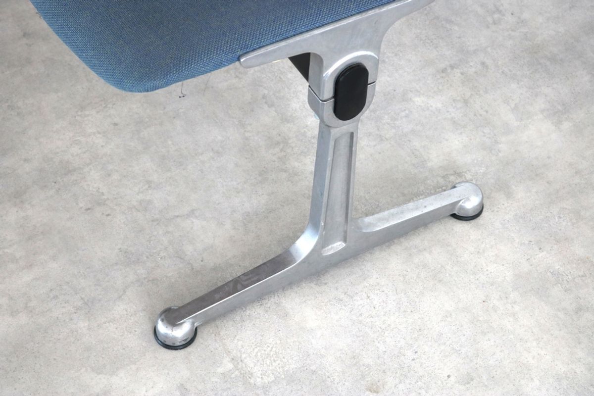 Vintage Bankje | Wachtkamerbank Met Tafel | Jaren 70 image 4