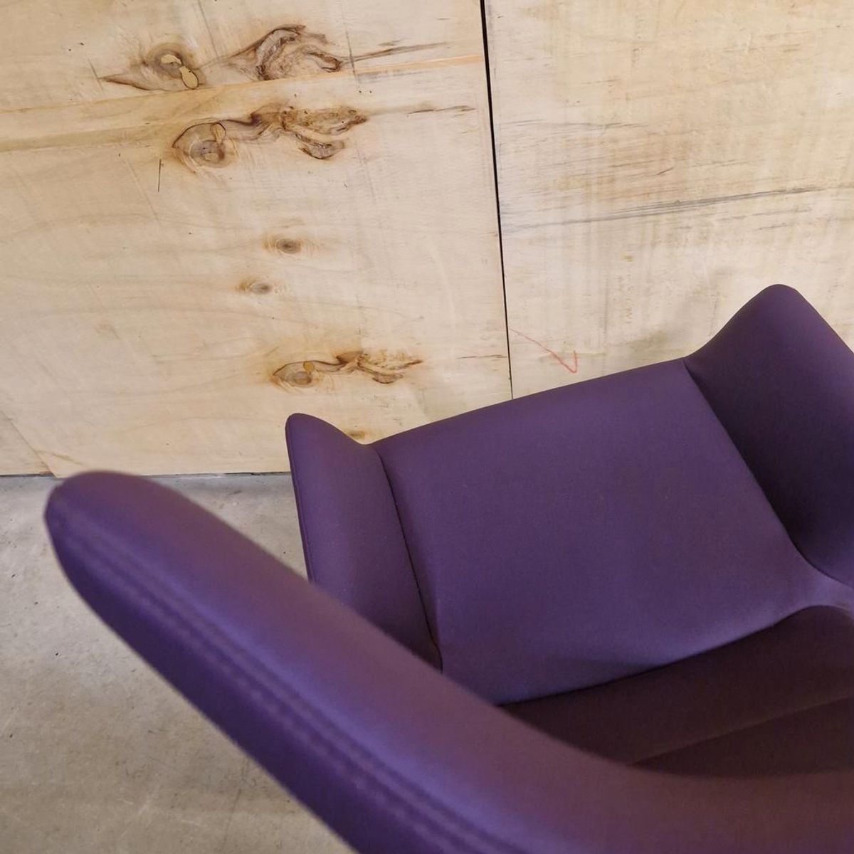 Stijlvolle Strakke Lexi Lounge Paarse Draaifauteuil image 10