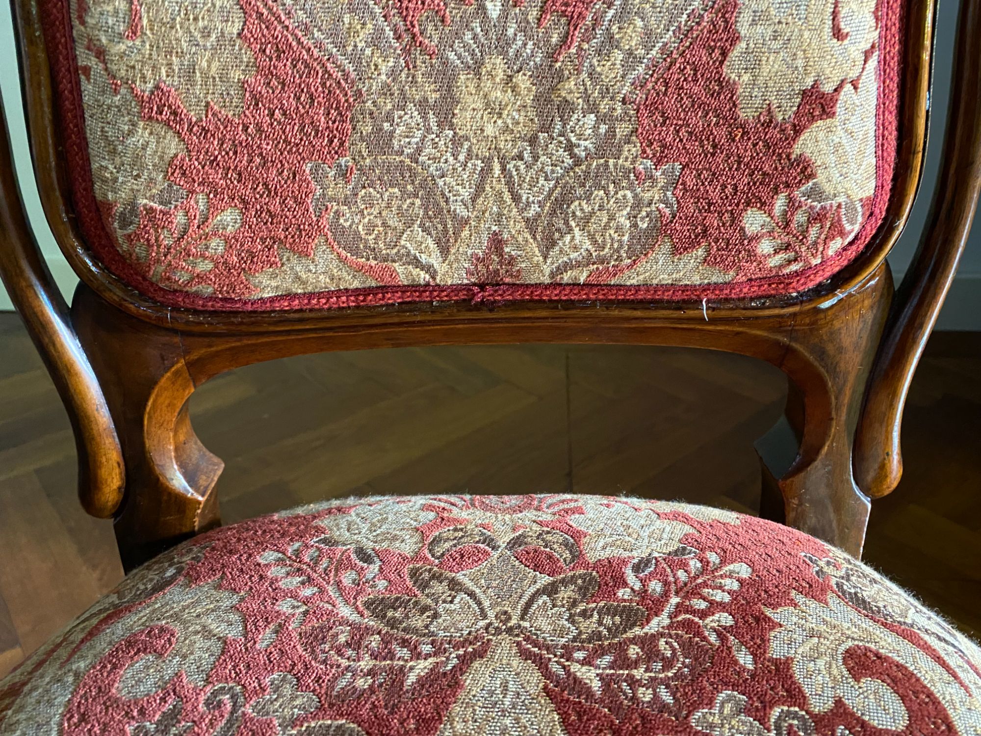 6 Antieke Stoelen, Nieuw Gestoffeerd image 6