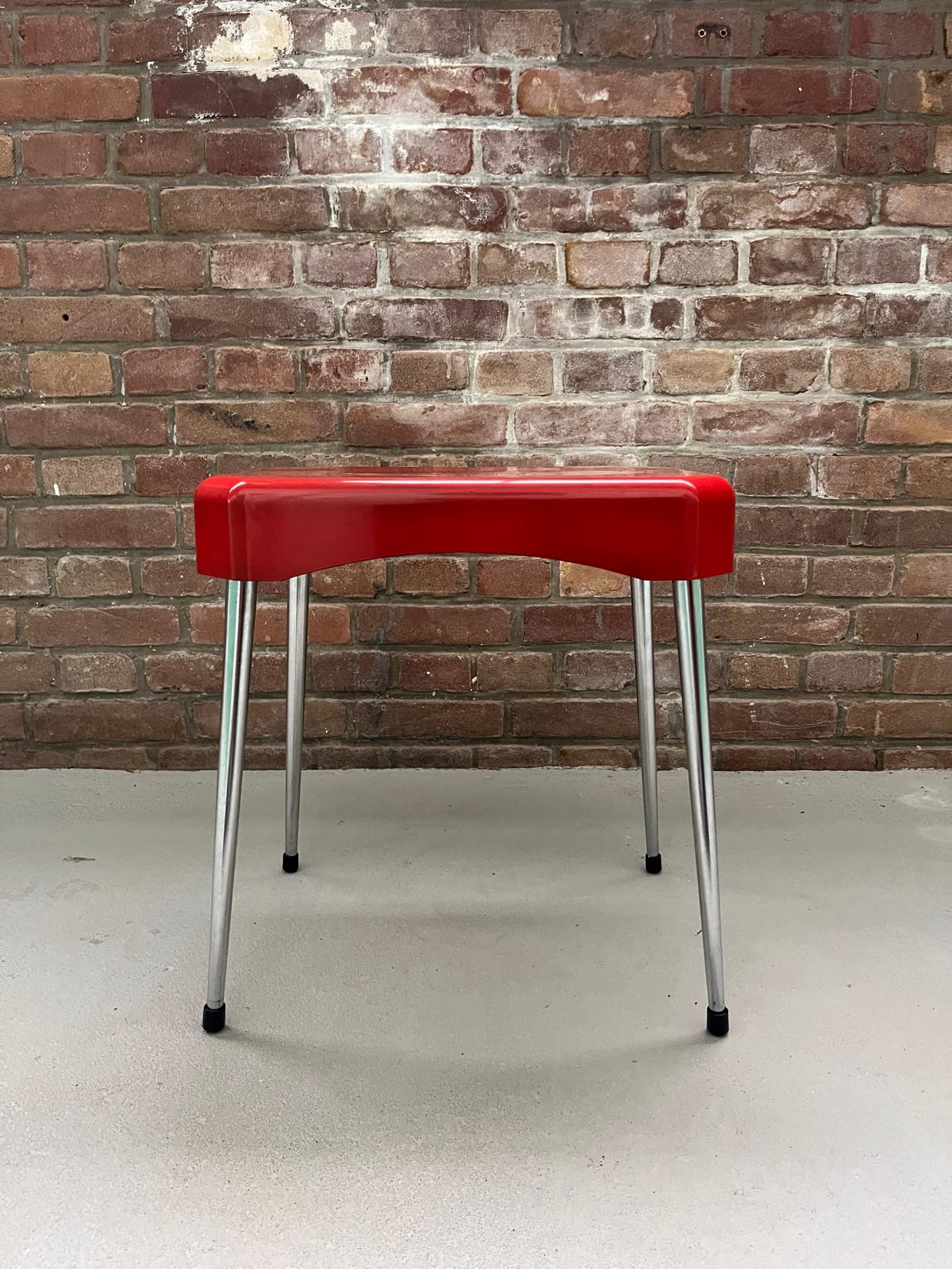 Vynco Bakelieten Kruk, Vintage Bakeliet Side Table. Bijzettafel image 8