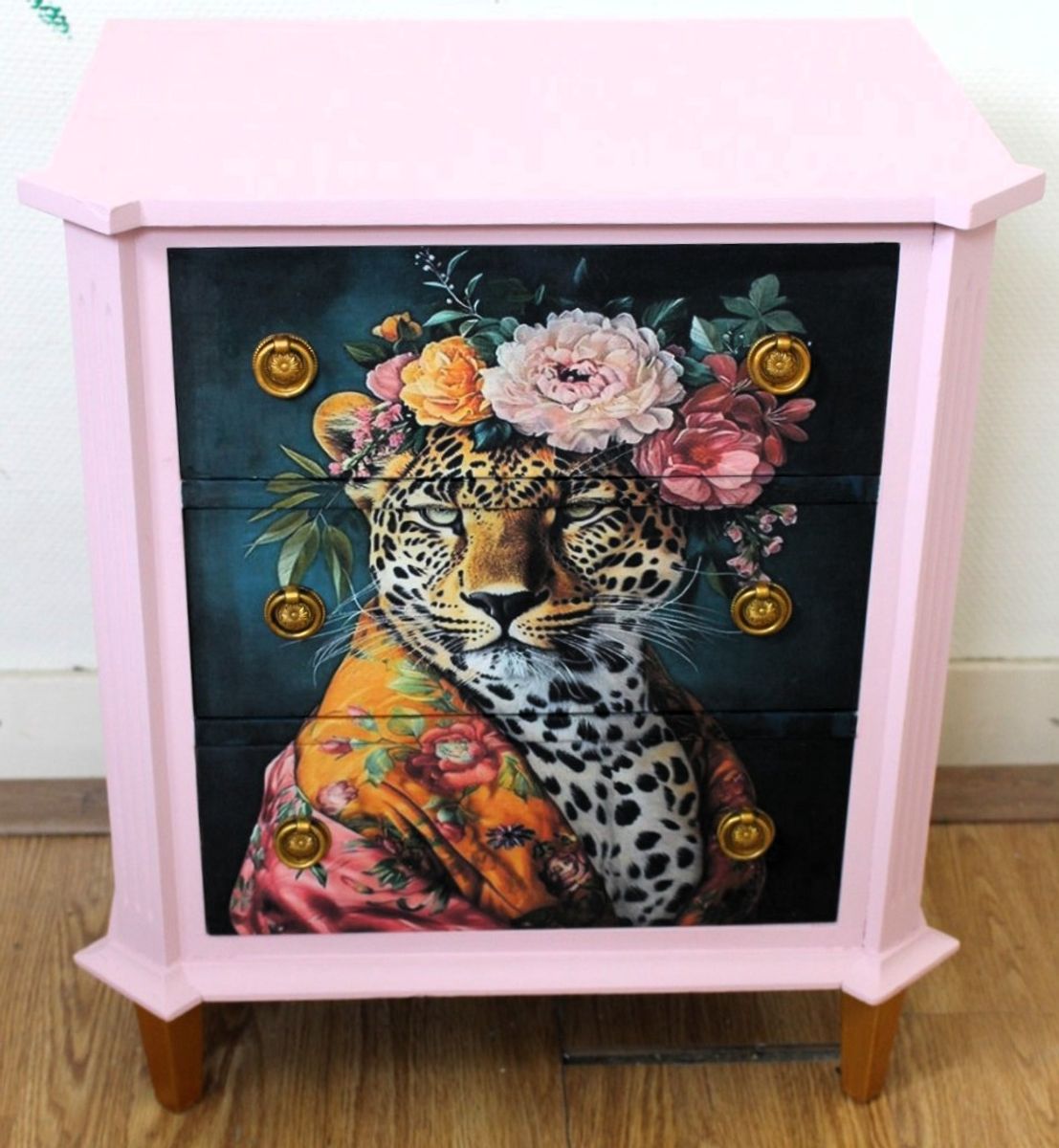 Een Roze Nachtkastje “glamour Tijger” image 6