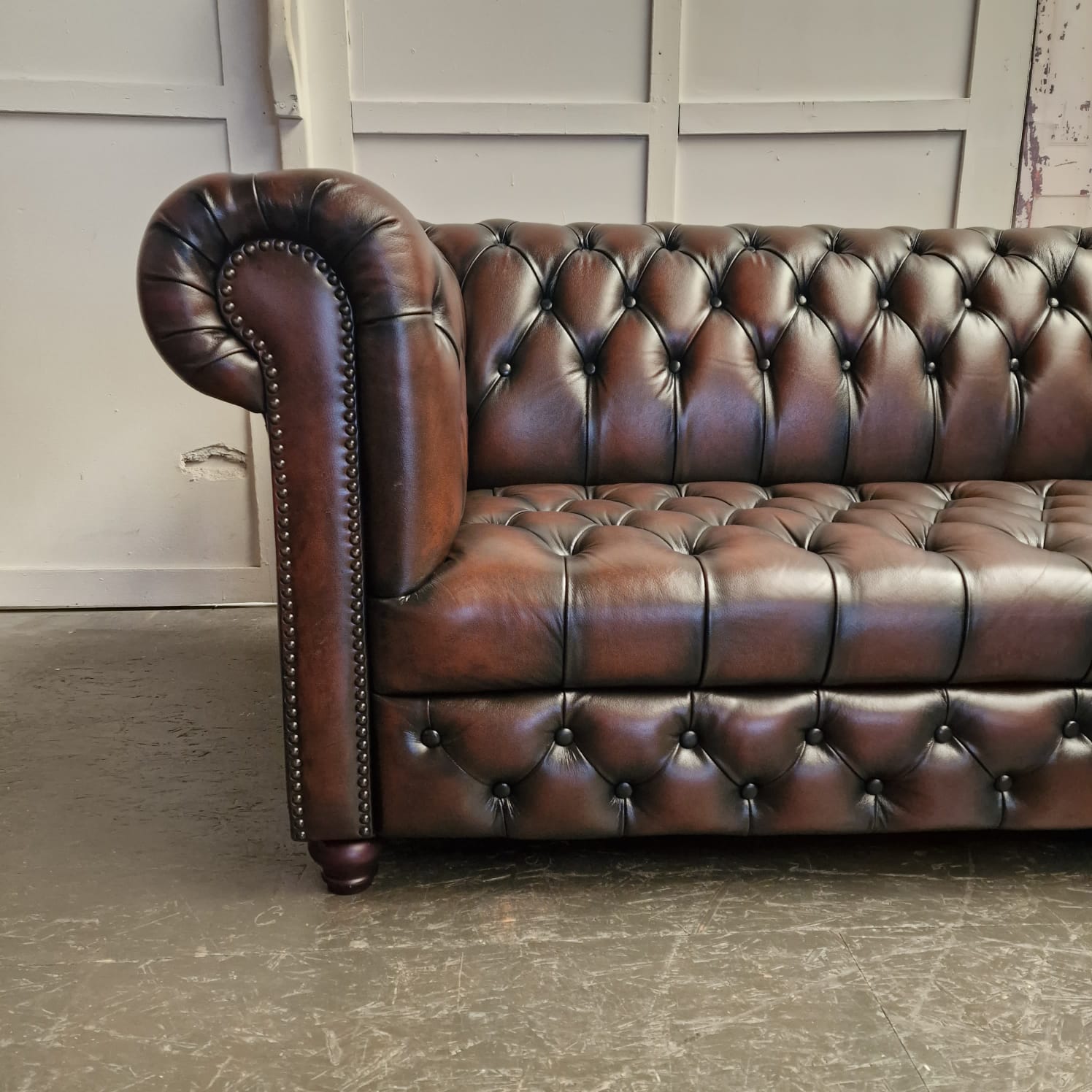 Chesterfield Brighton 3-zits – Knopenzit – Antiek Bruin image 4
