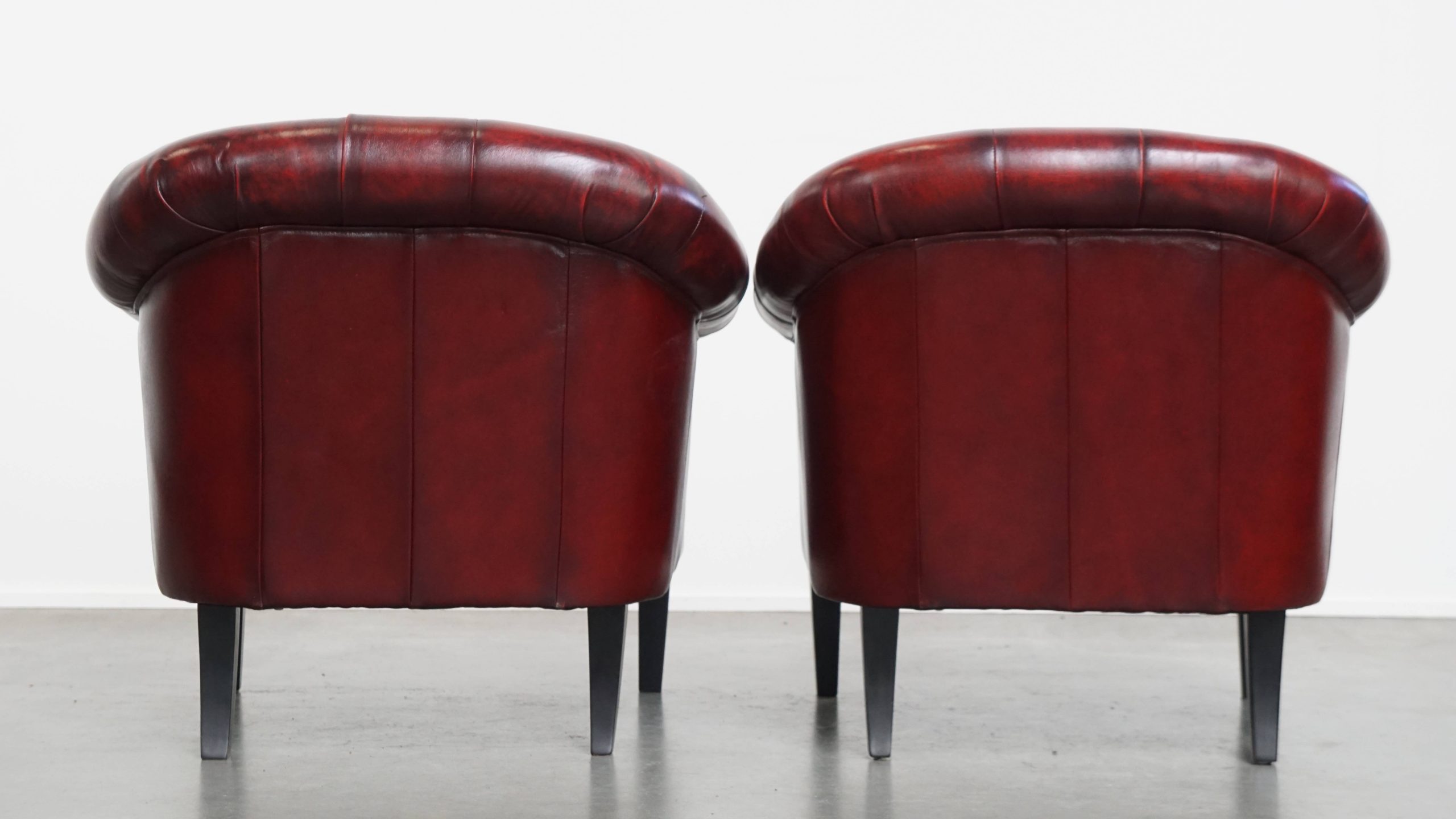 Unieke Set Van 12 Mooie Engelse Rundleren Chesterfield Fauteuils In Een Gevlamde Rode Kleur image 17