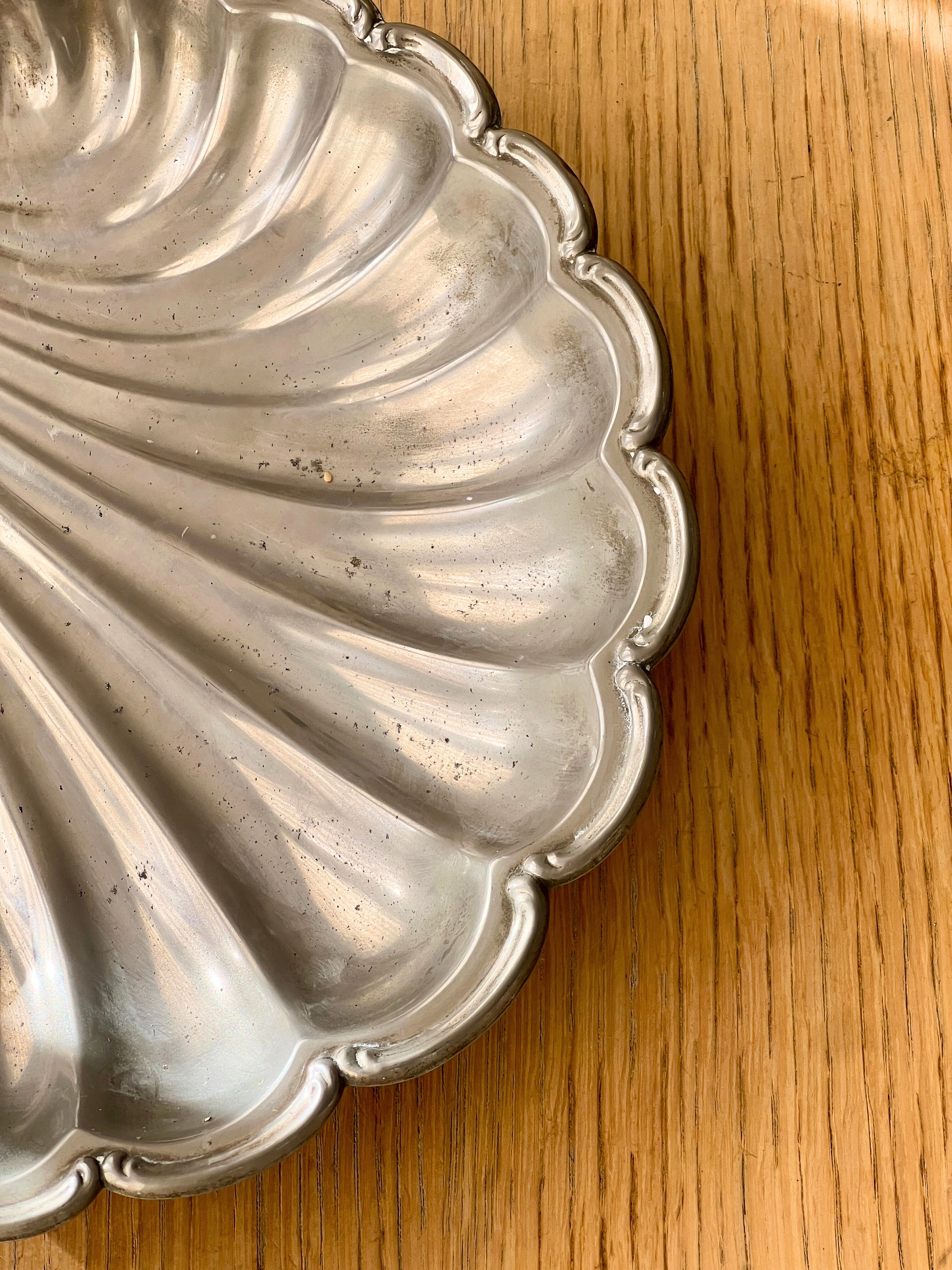 Vintage Large Silver-Plated Shell Dish image 6