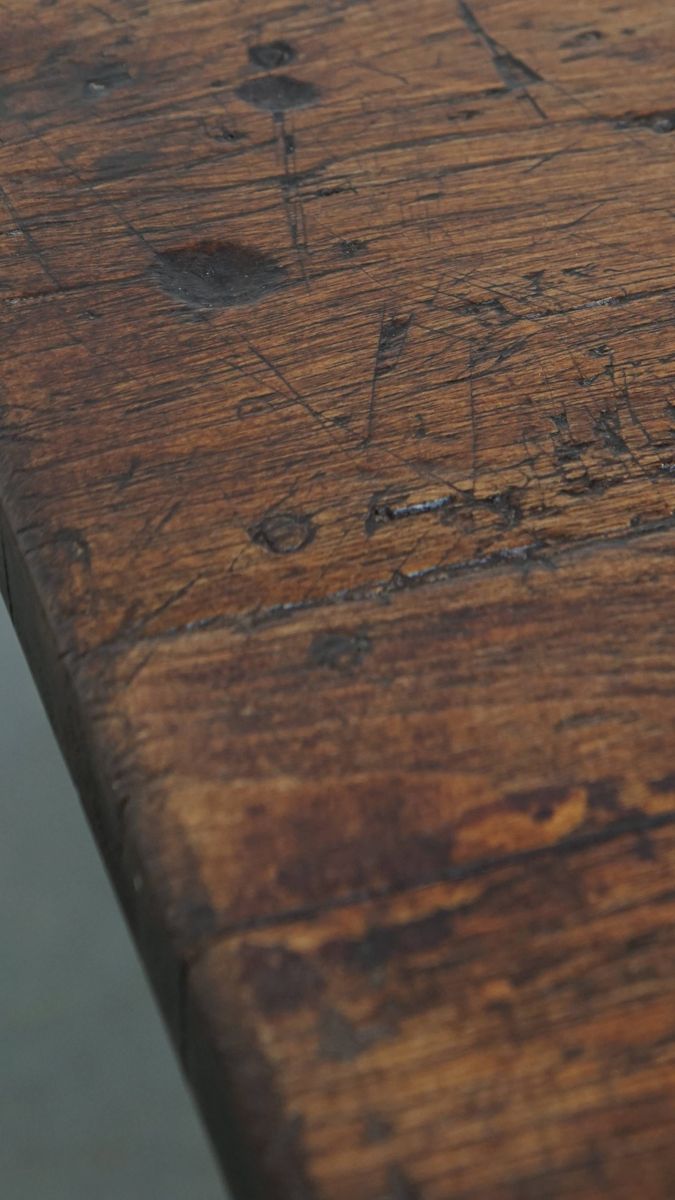 Charmante En Praktische Antieke Franse Salontafel Met Opvallende Kleuren Een Mooi Patina image 9