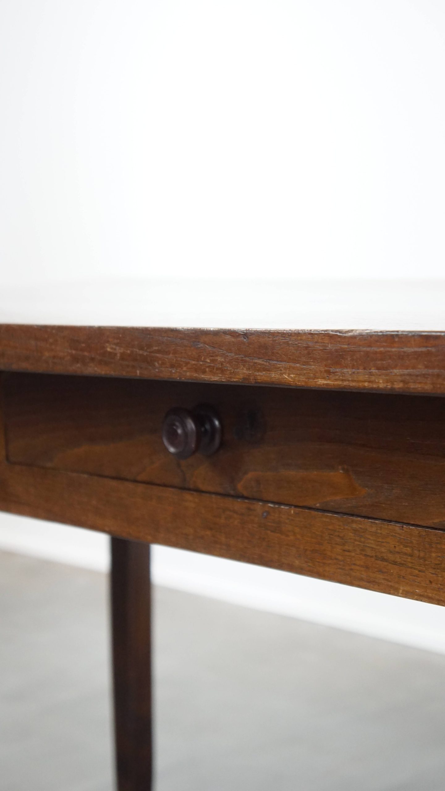 Tijdloze Antieke Vroeg 19e Eeuwse Engelse 6 Persoons Eettafel Met Een Prachtig Blad Van Notenhout image 12