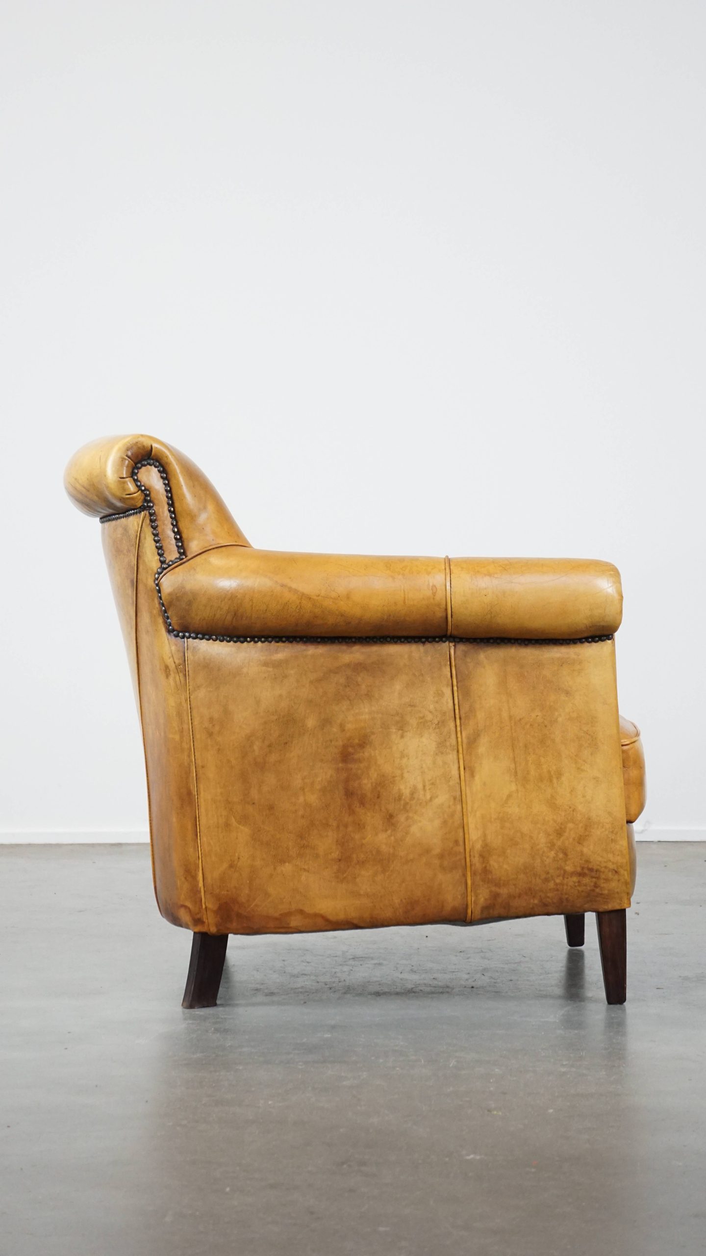 Gezellige, Comfortabele Rundleren Fauteuil/armchair In Een Unieke Kleur image 4