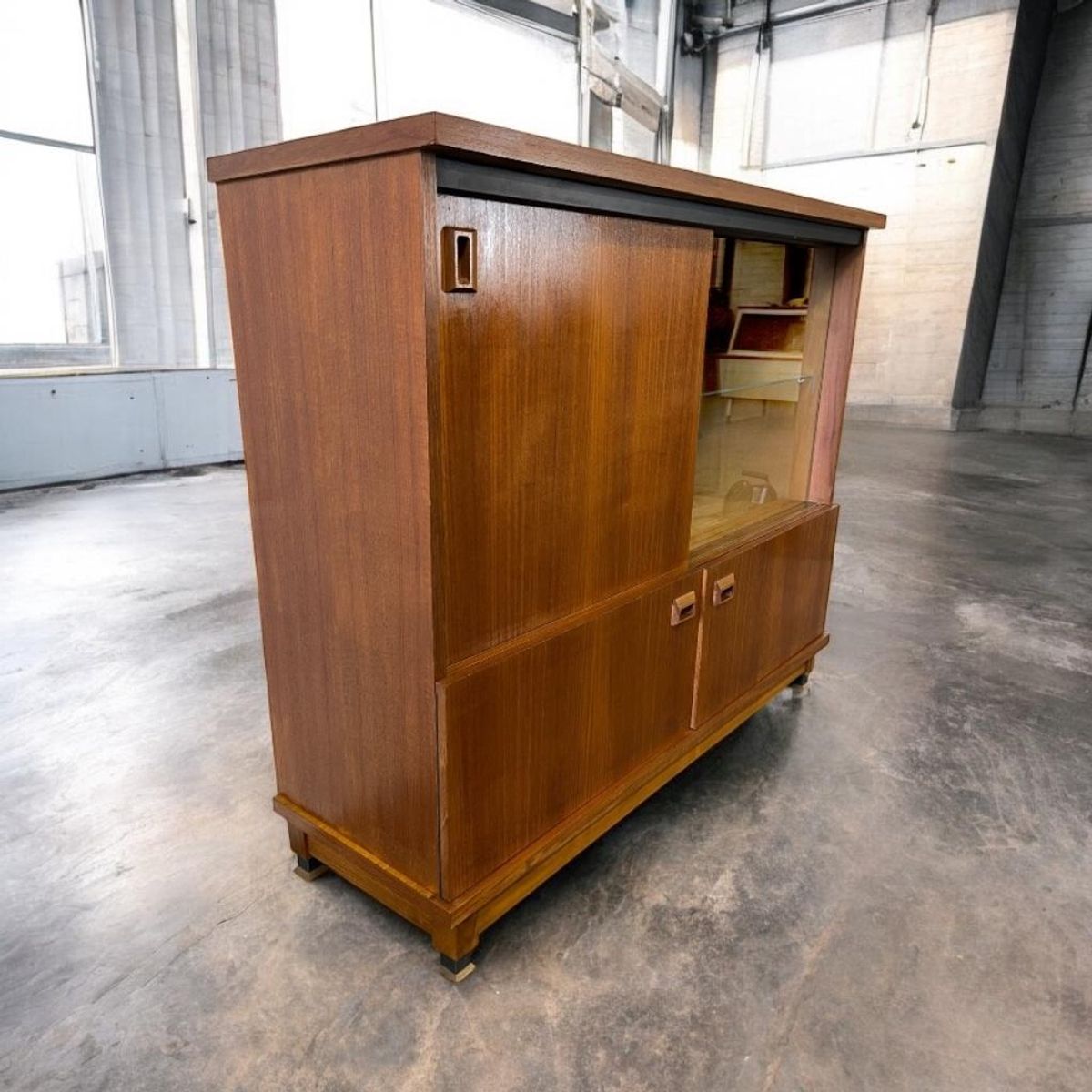 Vintage Barkast / Vitrinekast / Kast Met Glazen Gedeelte image 3
