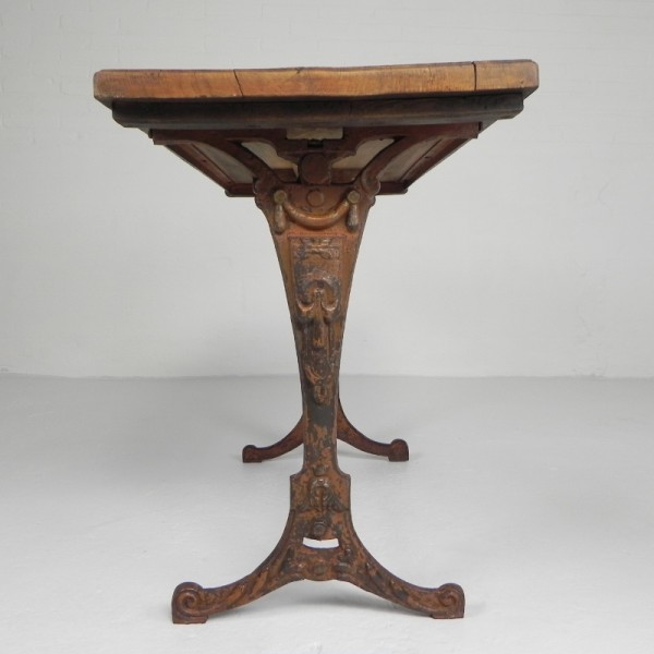 Art Deco Bistrotafel Met Eiken Blad Op Gietijzeren Frame image 13