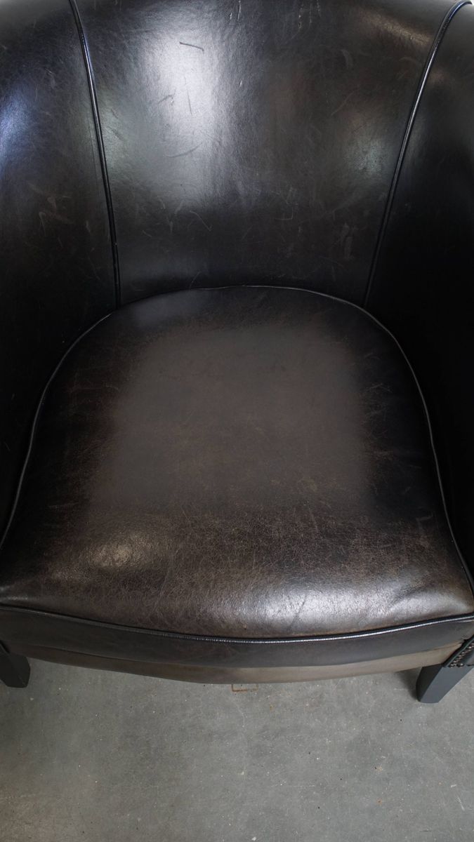 Unieke Set Van 2 Subtiele Zwart/ Grijze Schapenleren Clubfauteuils Met Een Mooi Patina image 6