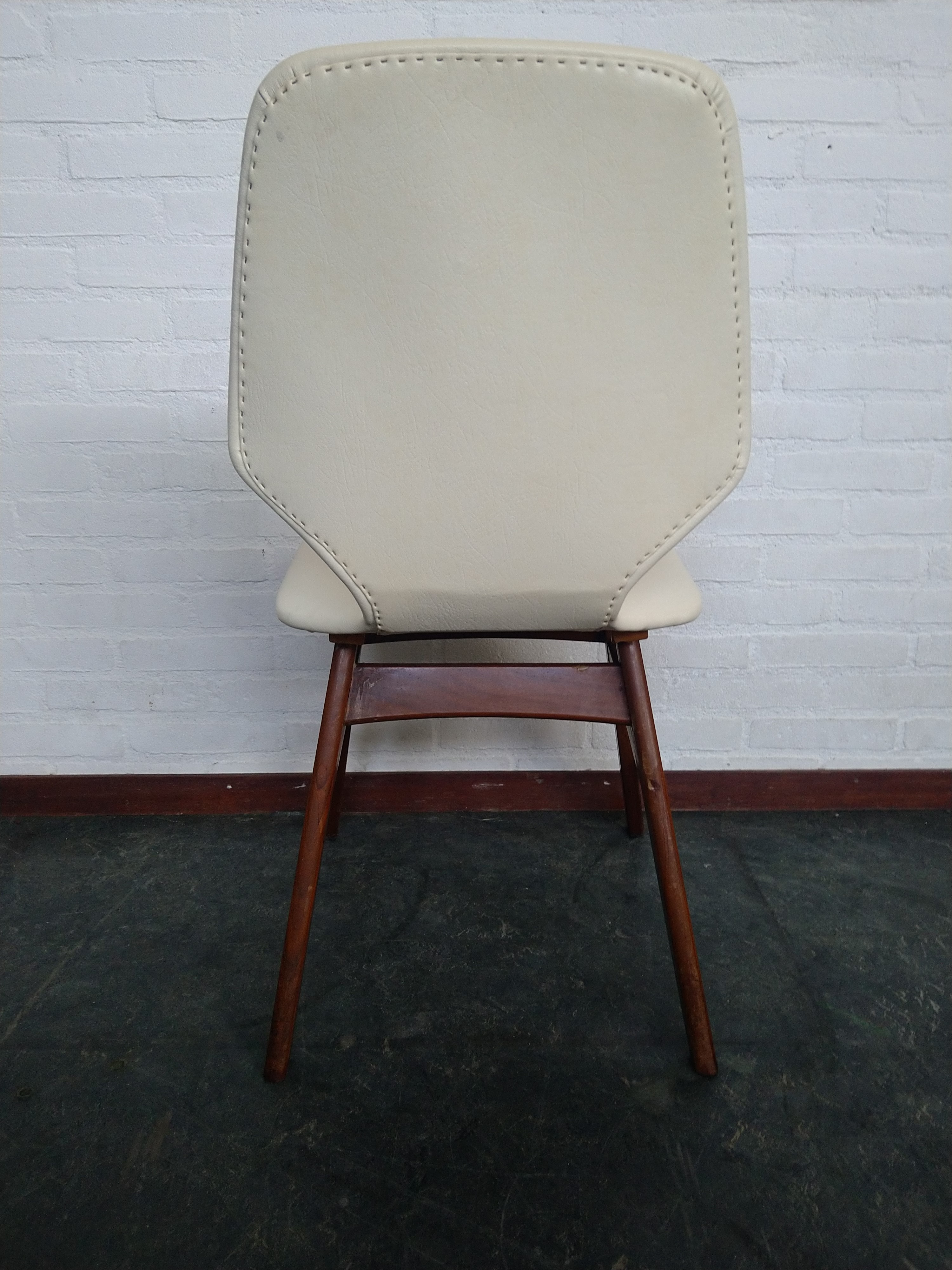 3x Scandinavische Mid Century Eetstoelen image 6