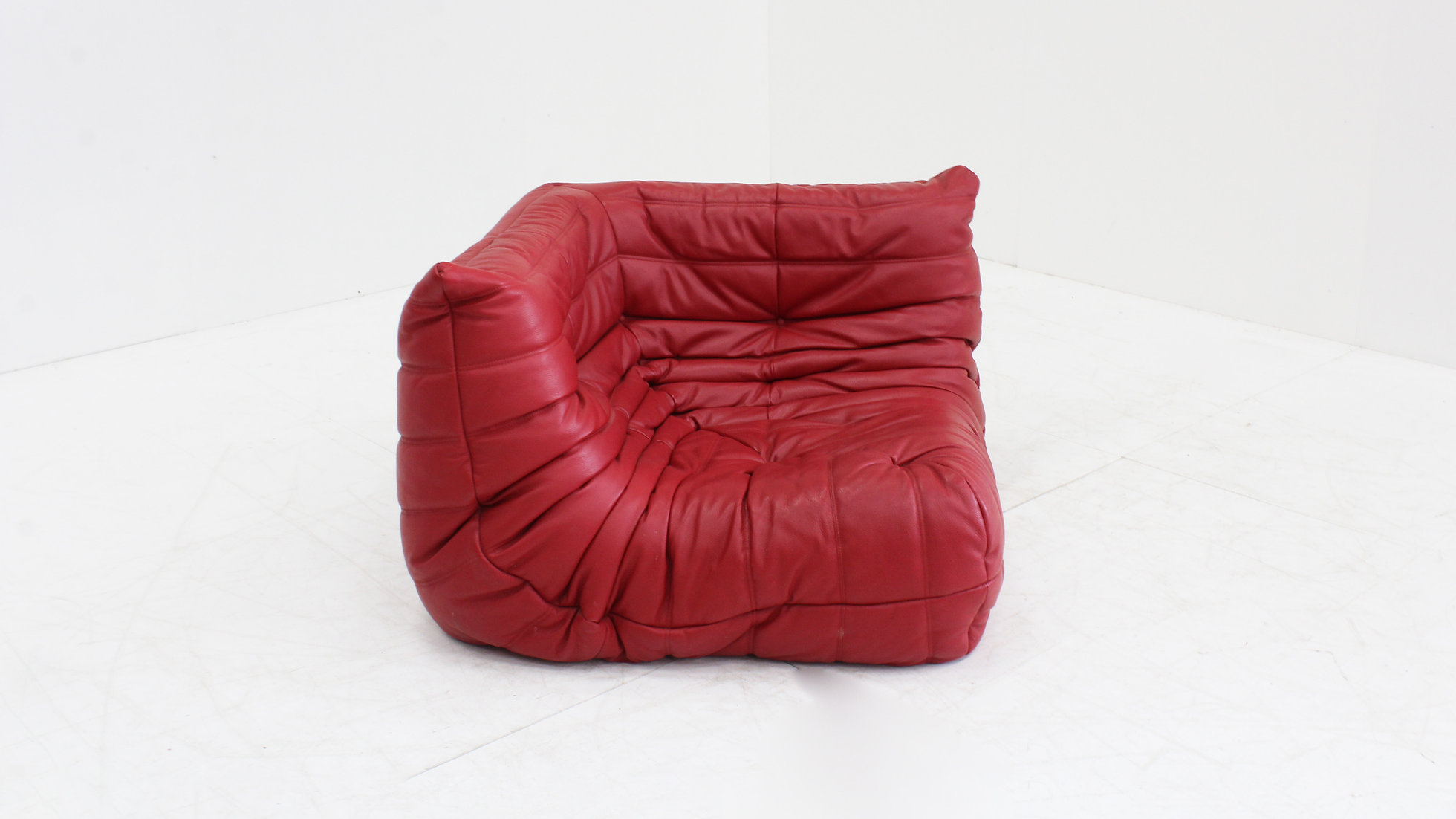 Togo Corner Chair Red Leather By Michel Ducaroy For Ligne Roset image 5
