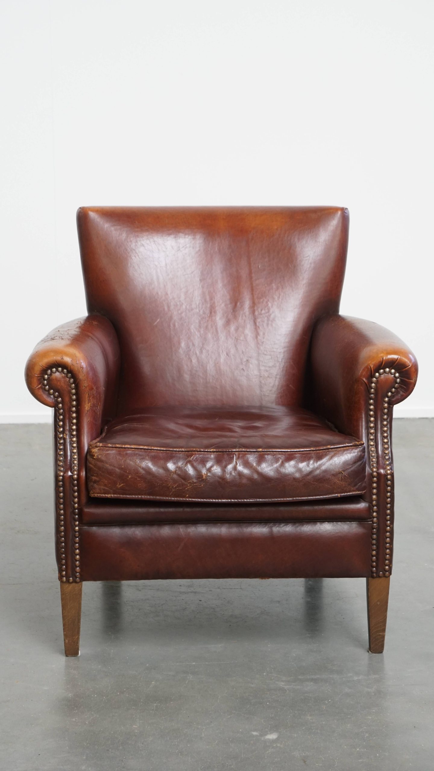 Karkatervolle Vintage Schapenleren Armchair/ Fauteuil Met Warme Kleuren En Een Mooi Patina image 3