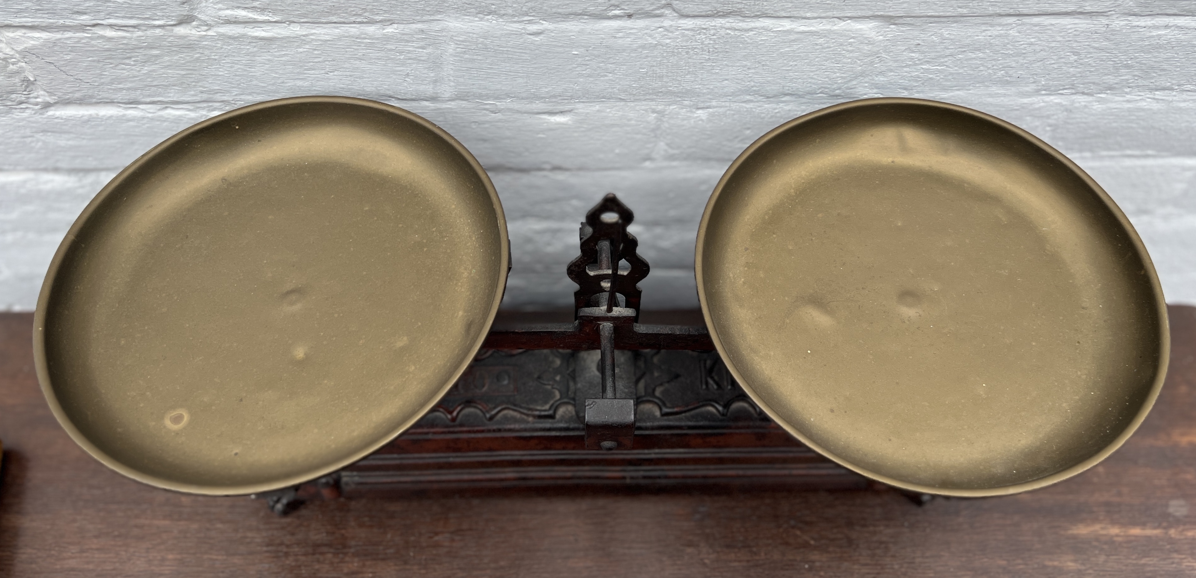 Antieke Art Nouveau Weegschaal Met 2 Messing Schalen, 50 Cm Breed image 4