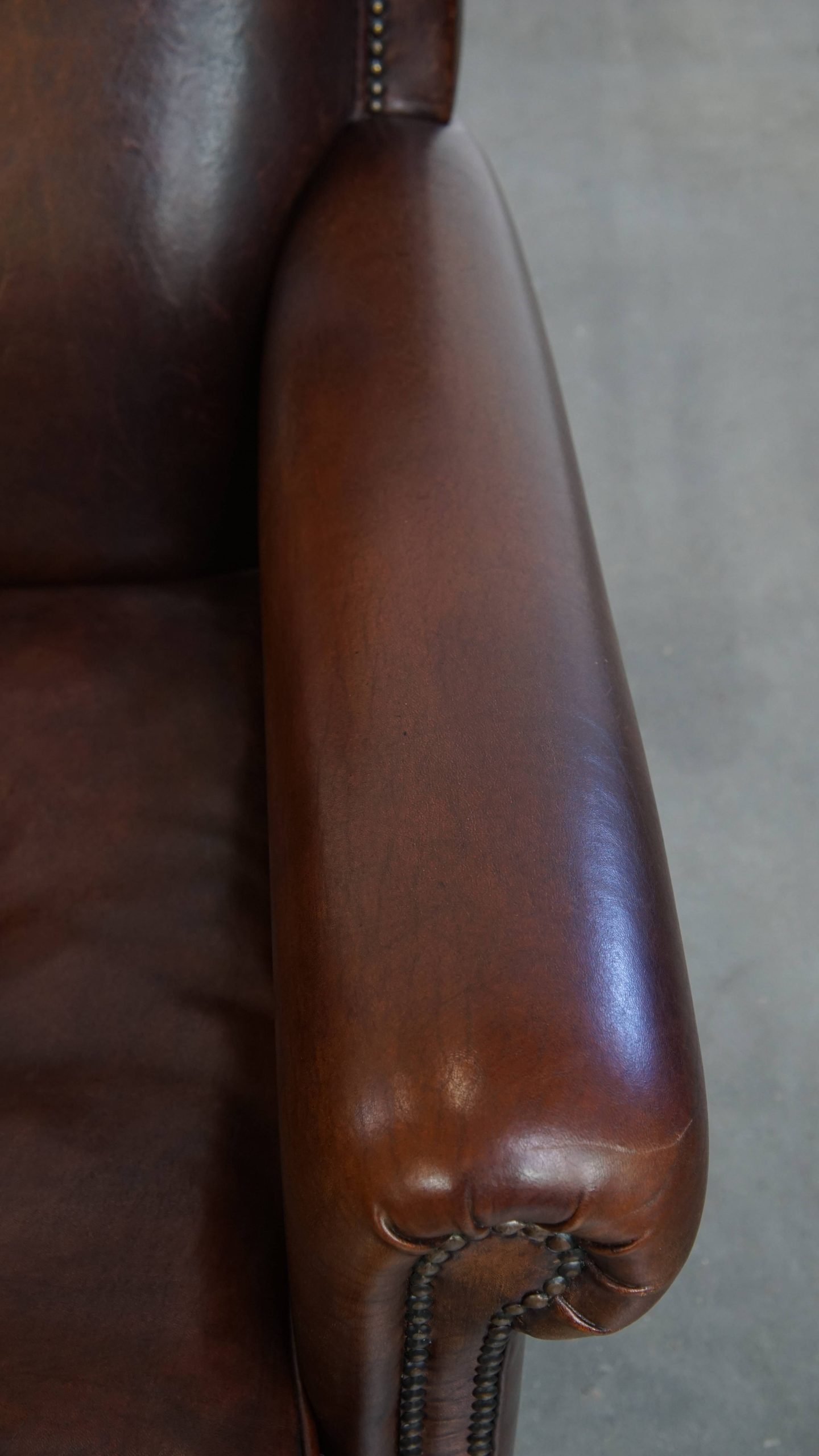 Mooie En In Goede Staat Verkerende Klassieke Donkerbruine Schapenleren Design Fauteuil/ Armchair image 11