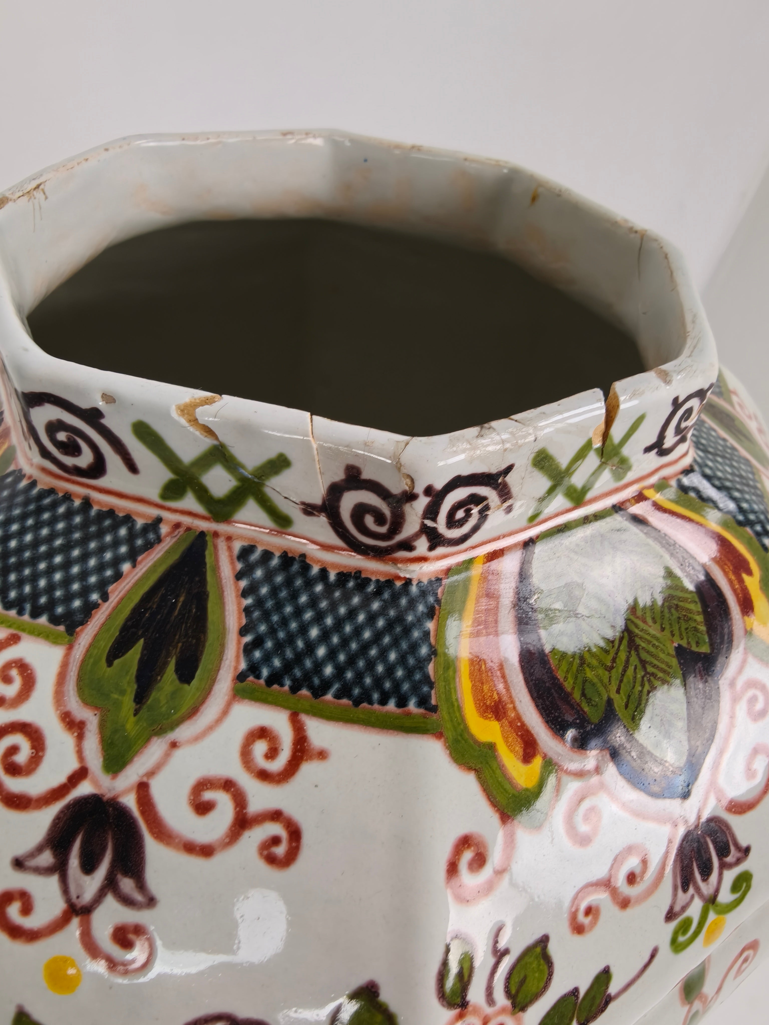 Makkum Tichelaar Lidded Pot, Hand-painted Porcelain – Dutch image 7