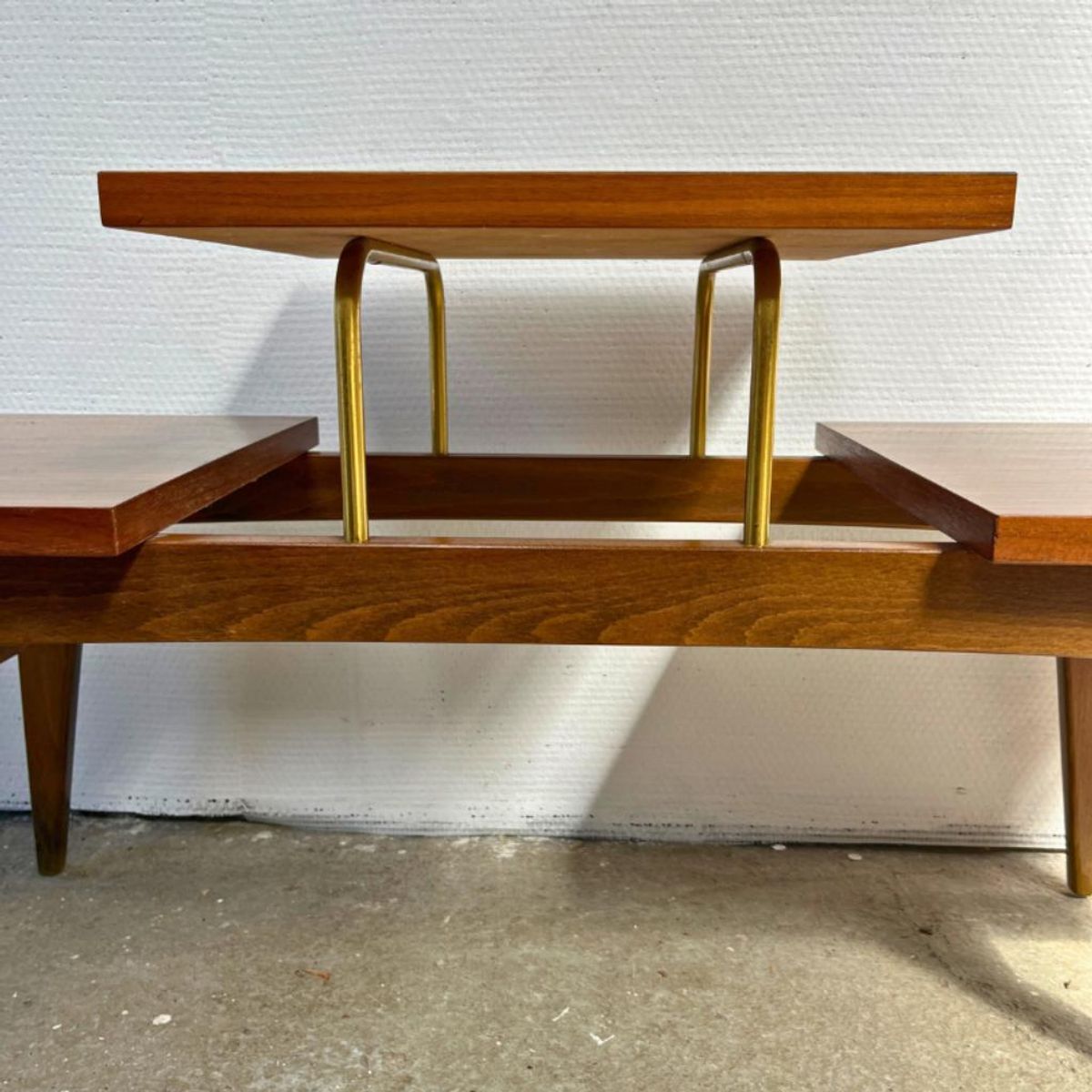 Vintage Plantentafel Met 3 Etages In Houtdessin Met Messing image 3