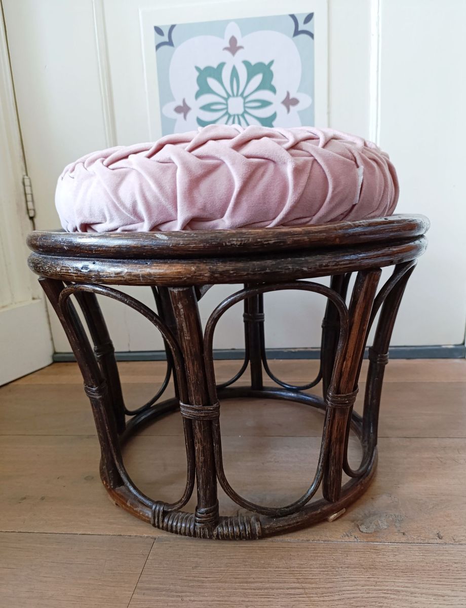 Vintage Manou/rotan Kruk, Poef, Tafeltje Met Pastelroze Velvet Touch, Jaren '70 image 3