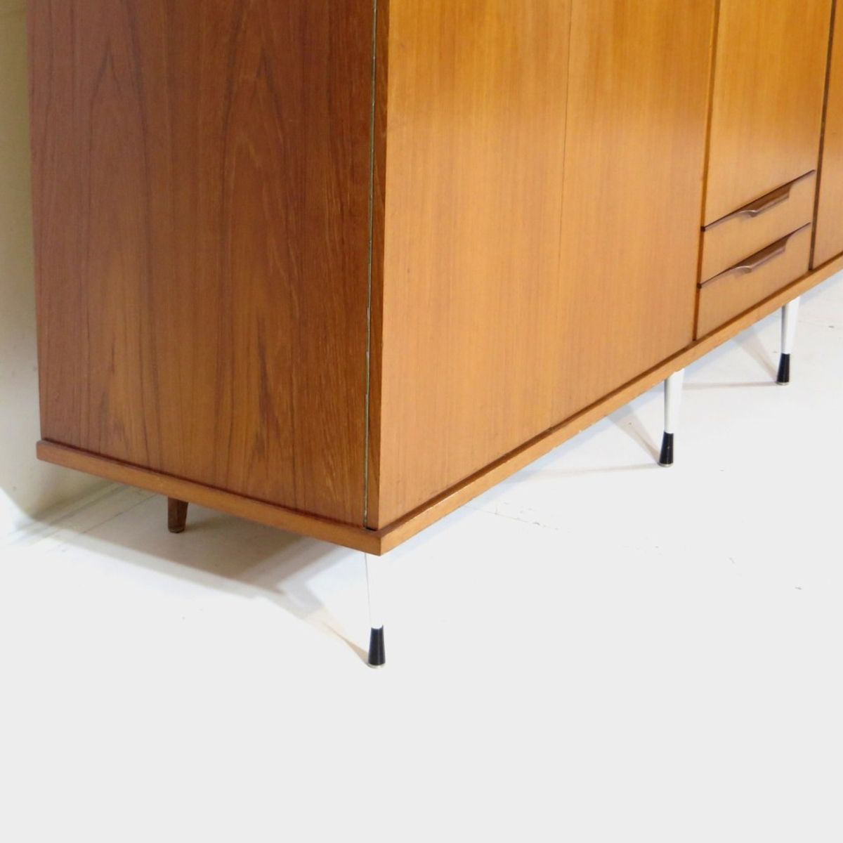 Grote Vintage 5-deurs Teak Kledingkast In Italiaanse Stijl, 1960s image 6