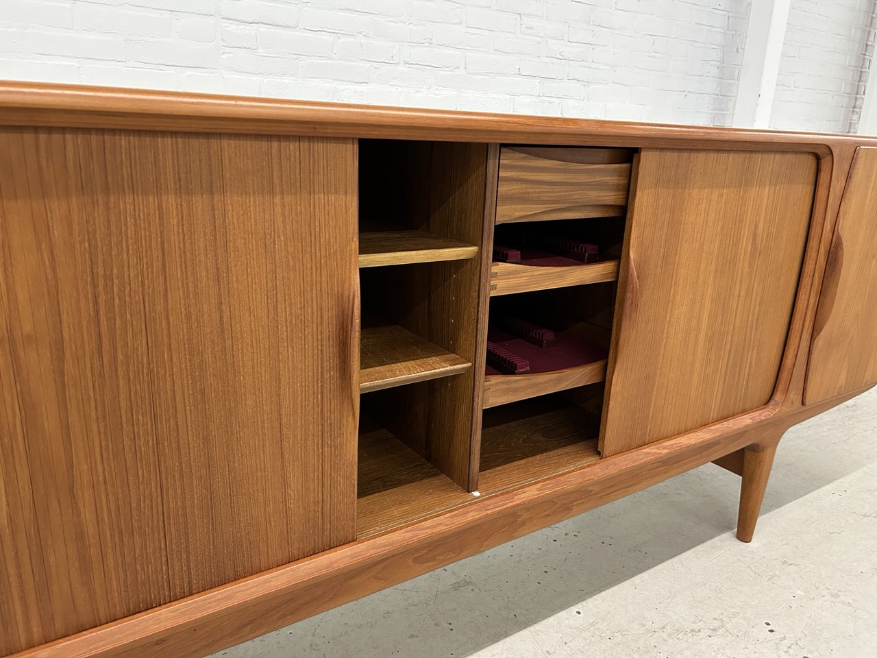 Johannes Andersen Deens Design Dressoir image 9