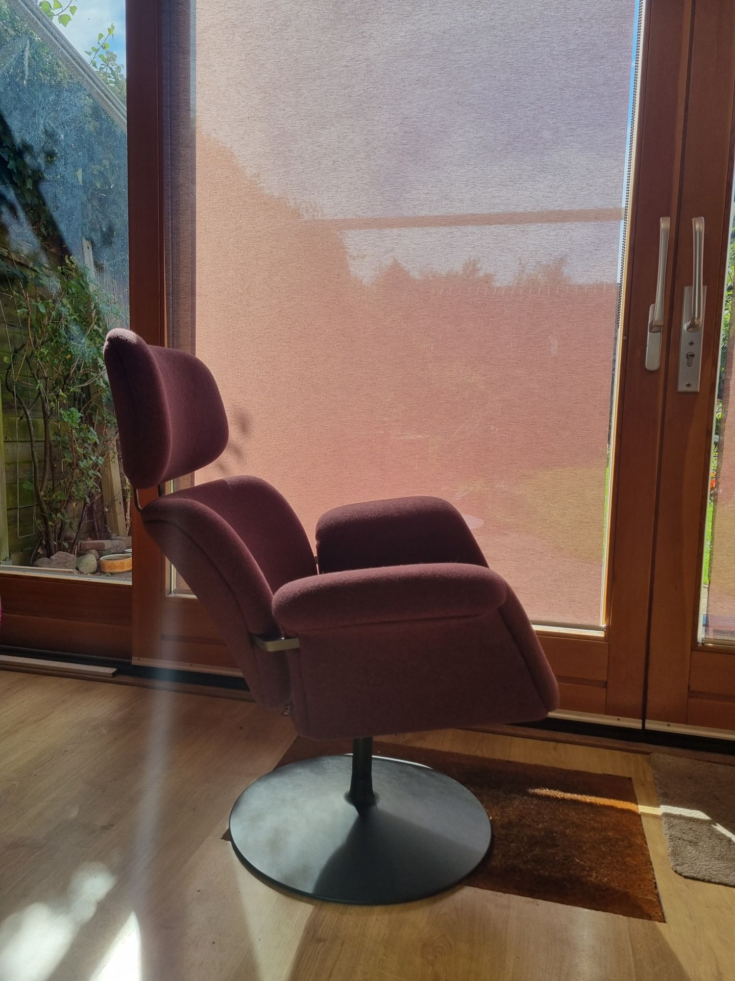 Artifort Grand Tulip Fauteuil, Pierre Paulin (kleur: Aubergine) image 5