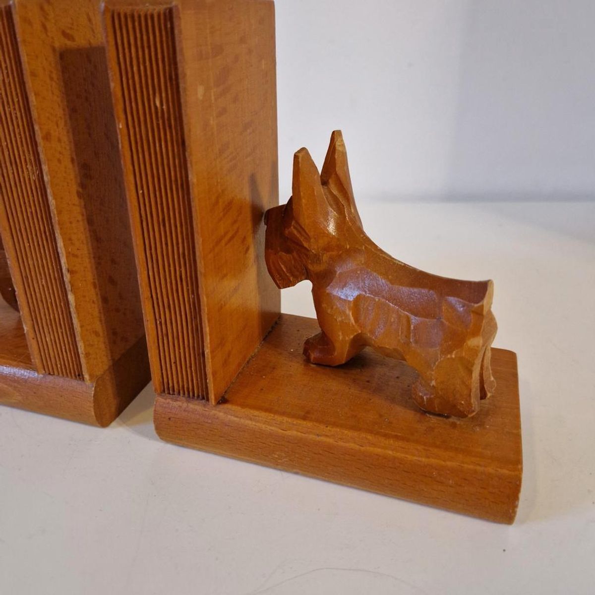 50's 2 Houten Boekensteunen Met Houtsnijwerk Hondjes Terrier image 6