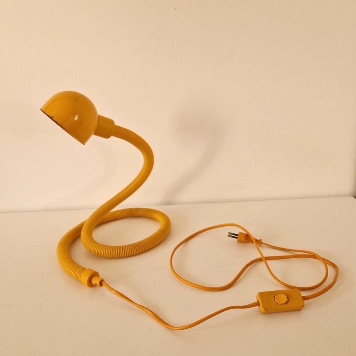 Hebi Tafellamp Snake Light Gele Slang Lamp Vintage Design image 3