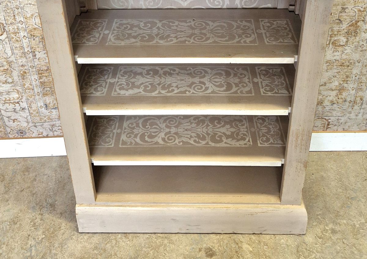 Shabby Chic Kastje/ Unieke Handbeschilderde Kastje image 3