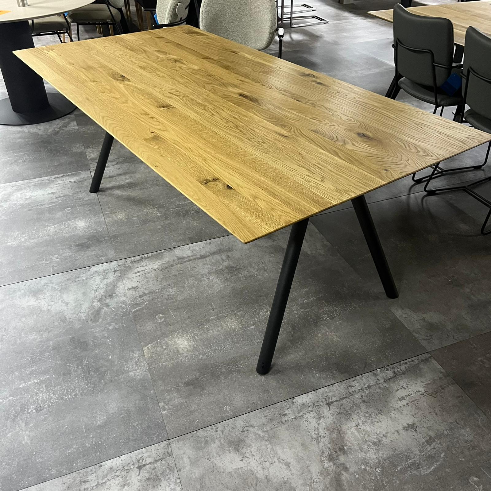 Bert Plantagie Parade | Eettafel image 2