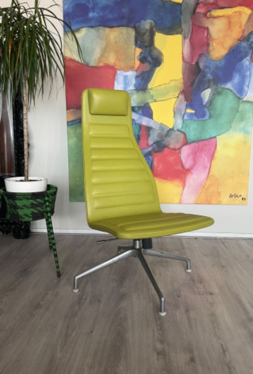Capellini Lotus Attesa High Back Leather Swivel Relax Chair image 8