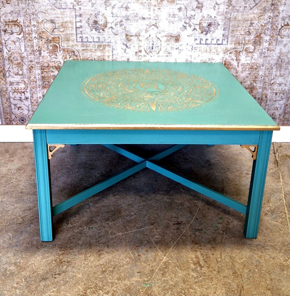 Salontafel In Turquoise Met Goud Patronen image 2