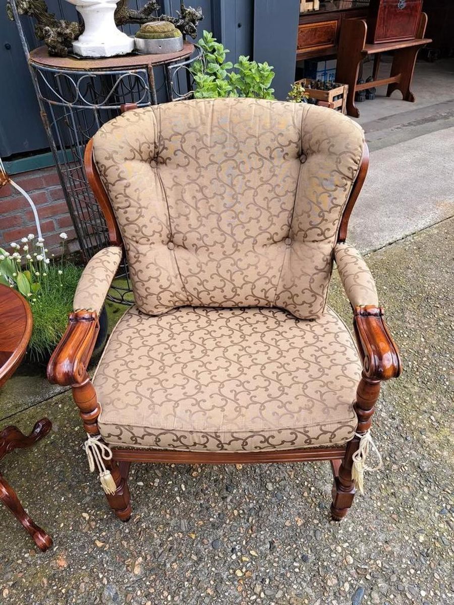 Klassieke Fauteuils Met Rond Bijzettafeltjes, Slaapkamer, Le image 5