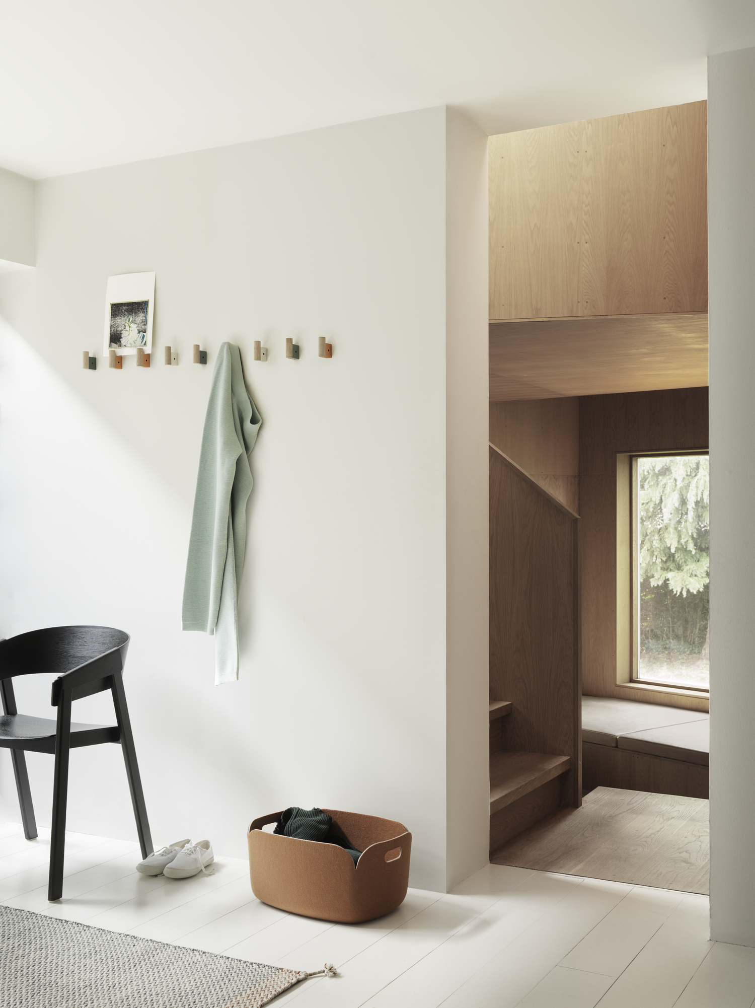 Muuto / Cover Armchair / Stained Dark Brown image 5