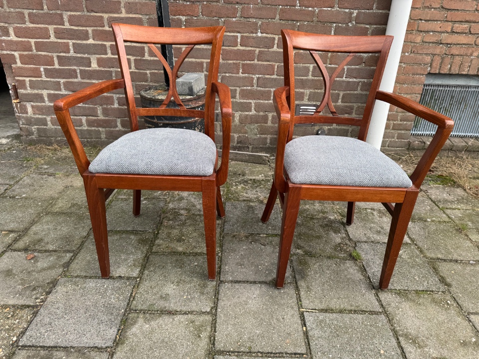 Stijlvolle, Gerenoveerde Houten Stoelen – Tijdloos Design Met Modern Comfort image 17