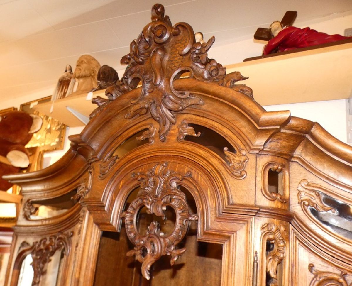 Grote Luikse Deux Corps Vitrinekast. image 5